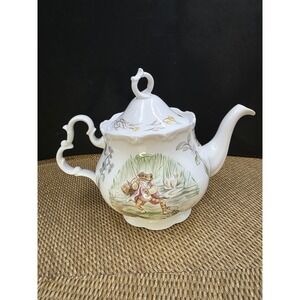 Royal Albert Beatrix Potter Teapot England Bone‎ China Jemima Puddle-Duck Floral